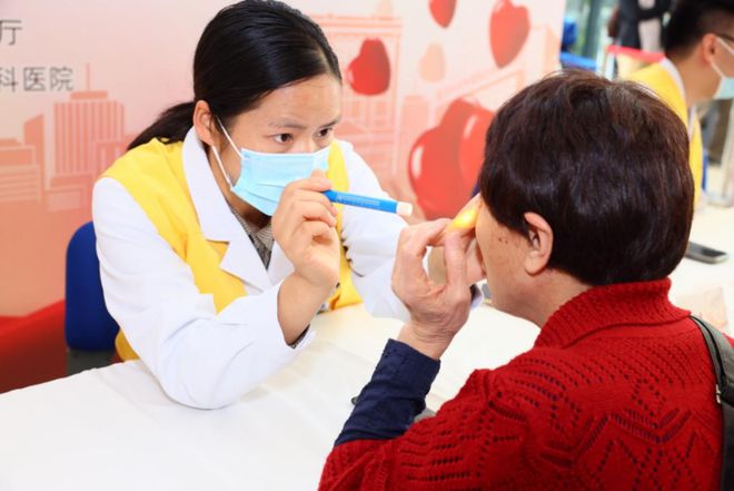 市级红十字冠熊猫体育平台名医疗机构开展“红十字博爱周”主题宣传活动剪影(图11)