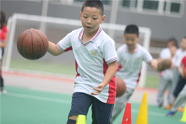 熊猫体育官网健康型·运动型校园：幸福人生从这里启航(图3)
